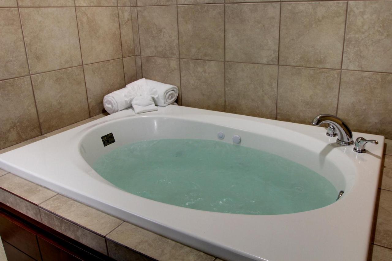 Cobblestone Inn & Suites - Carrington Экстерьер фото