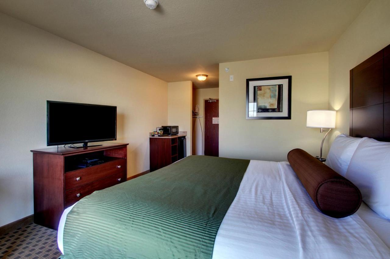 Cobblestone Inn & Suites - Carrington Экстерьер фото