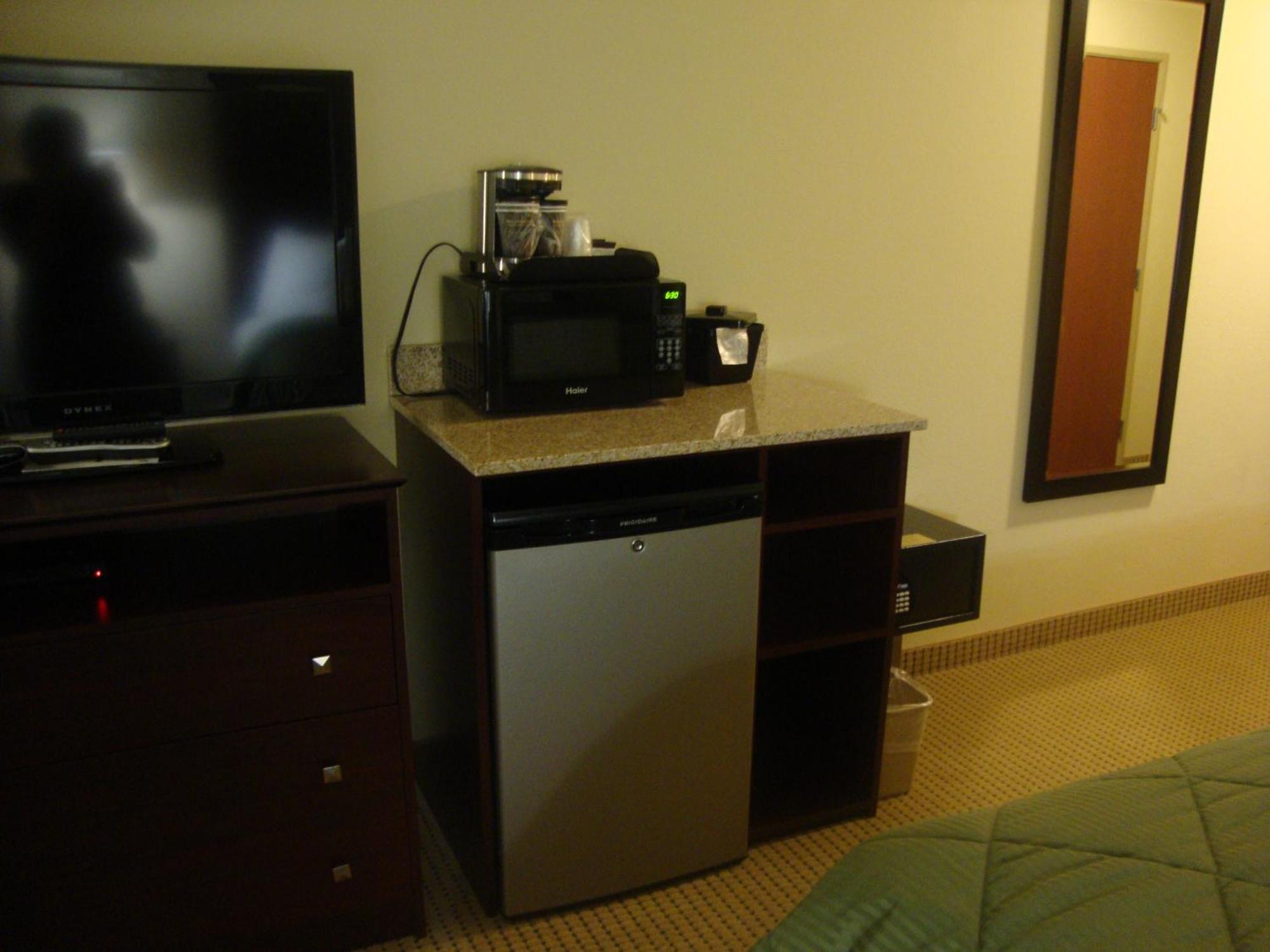Cobblestone Inn & Suites - Carrington Номер фото
