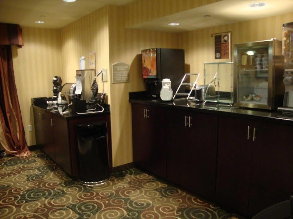 Cobblestone Inn & Suites - Carrington Экстерьер фото
