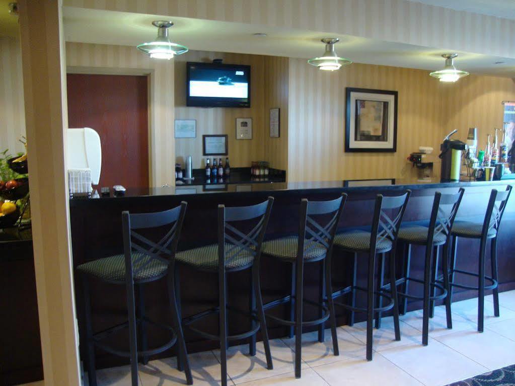 Cobblestone Inn & Suites - Carrington Экстерьер фото