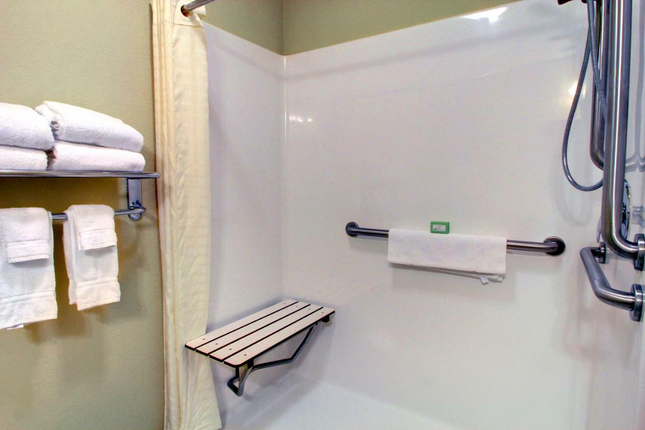 Cobblestone Inn & Suites - Carrington Экстерьер фото